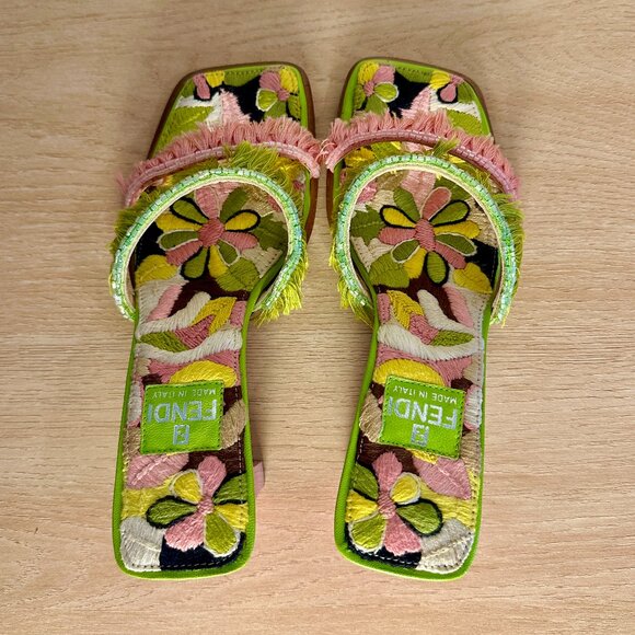 Vintage Fendi Embroidered Flower Kitten Heels 6.5 - Picture 3 of 8